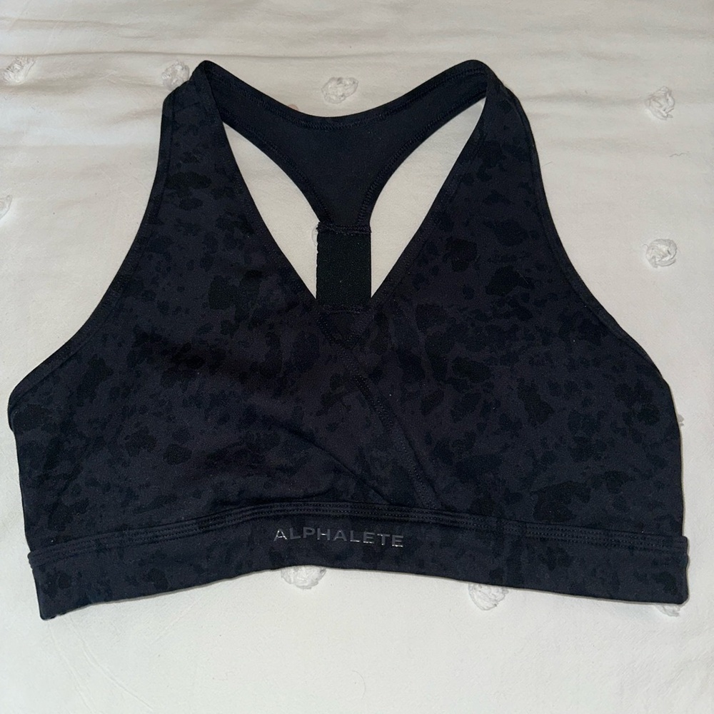 Alphalete Surface Wrap bra